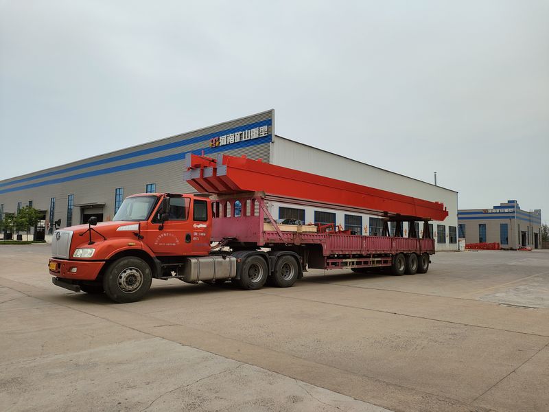 電動(dòng)葫蘆橋式起重機(jī) 3臺(tái) LH5t-17m 制作完成，發(fā)往河南漯河交付客戶使用。